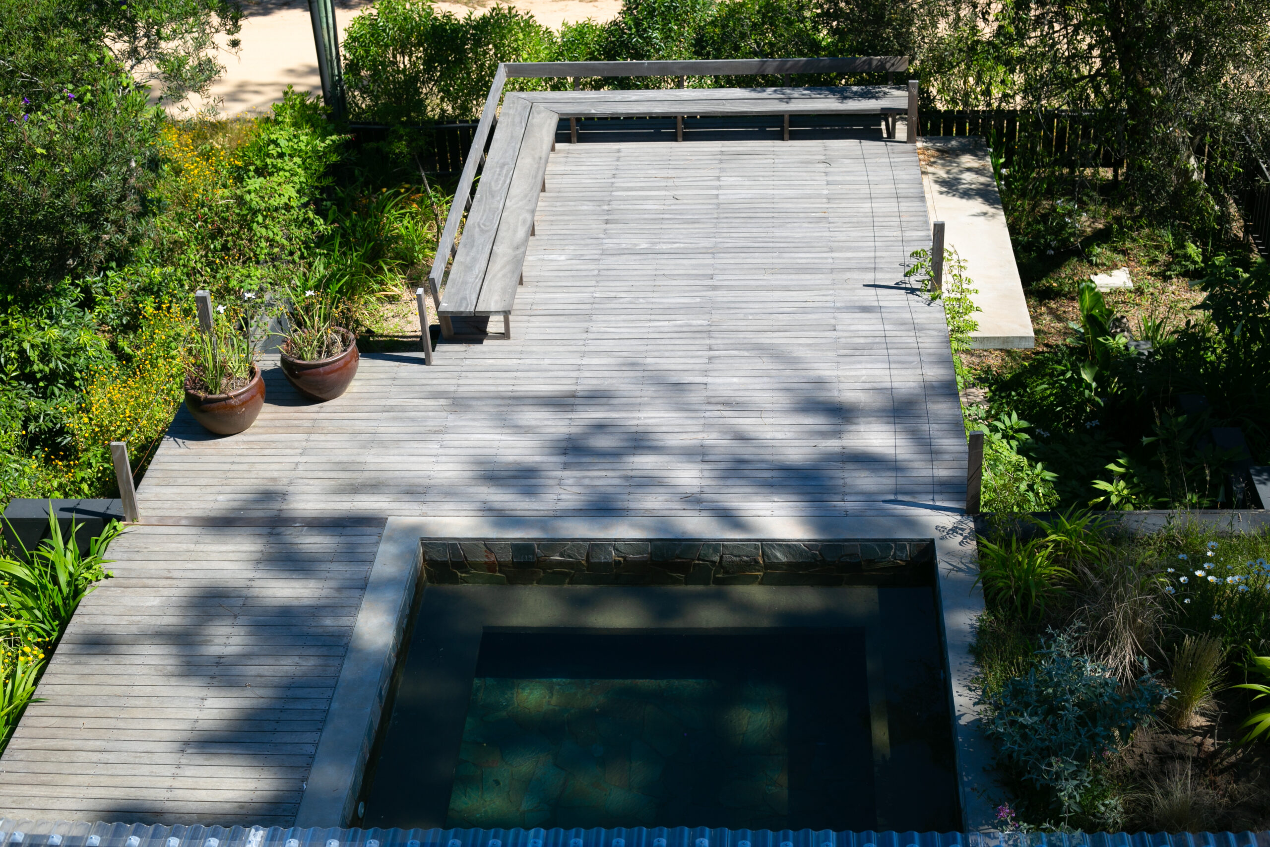 Vista superior del deck con piscina
